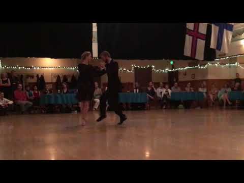 Performance Liz & Yannick Vanhove (Los Belgas) at Norse Hall in Portland 2/2