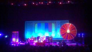 Elvis Costello - Sulky Girl live in Reno 5-7-11