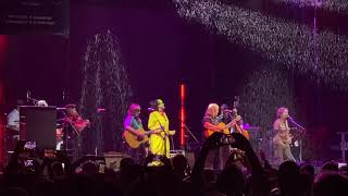 Closer to Fine (live) - Indigo Girls w/ Ani DiFranco