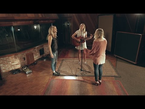 [YouTube Nashville Sessions] Jilian Linklater, Jessica Martindale, Bay Brooks Holding On