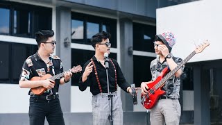 Download lagu HUJAN MALAM MINGGU - Cover KERONCONG mp3