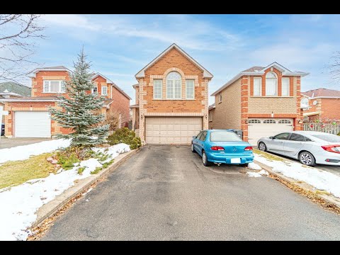 Home for sale at 7 Mosley Crescent, Brampton, ON L6Y 5C8