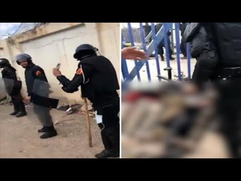 Marocco, la brutalità della polizia: calci e bastonate ai migranti a terra