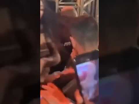 Arrastão? Pabllo Vittar tem microfone furtado tomado de suas mãos durante show e entra em desespero