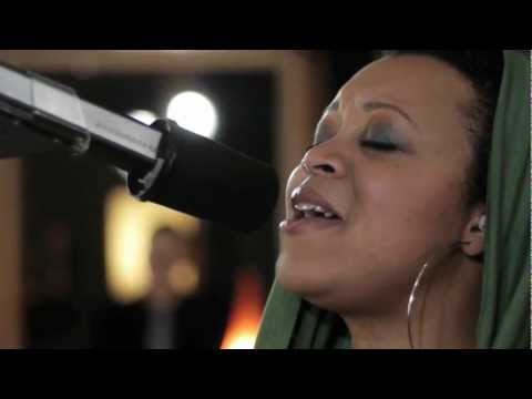 Akua Naru - This Mo(u)rning feat. Drea d'Nur  //"Live & Aflame Sessions" (MTV TheWrapUp Premiere)