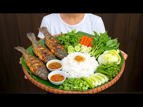 Famous Rice Noodles with Fermented Fish Sauce! Must-Try Street Food Near Angkor Wat! 🇰🇭