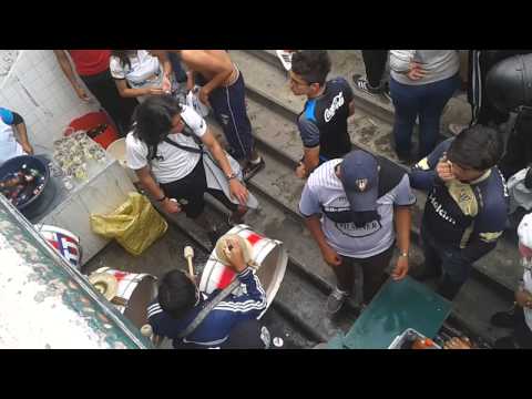 "Entrada de la MUERTE BLANCA - LIGA vs d.qUito" Barra: Muerte Blanca &bull; Club: LDU