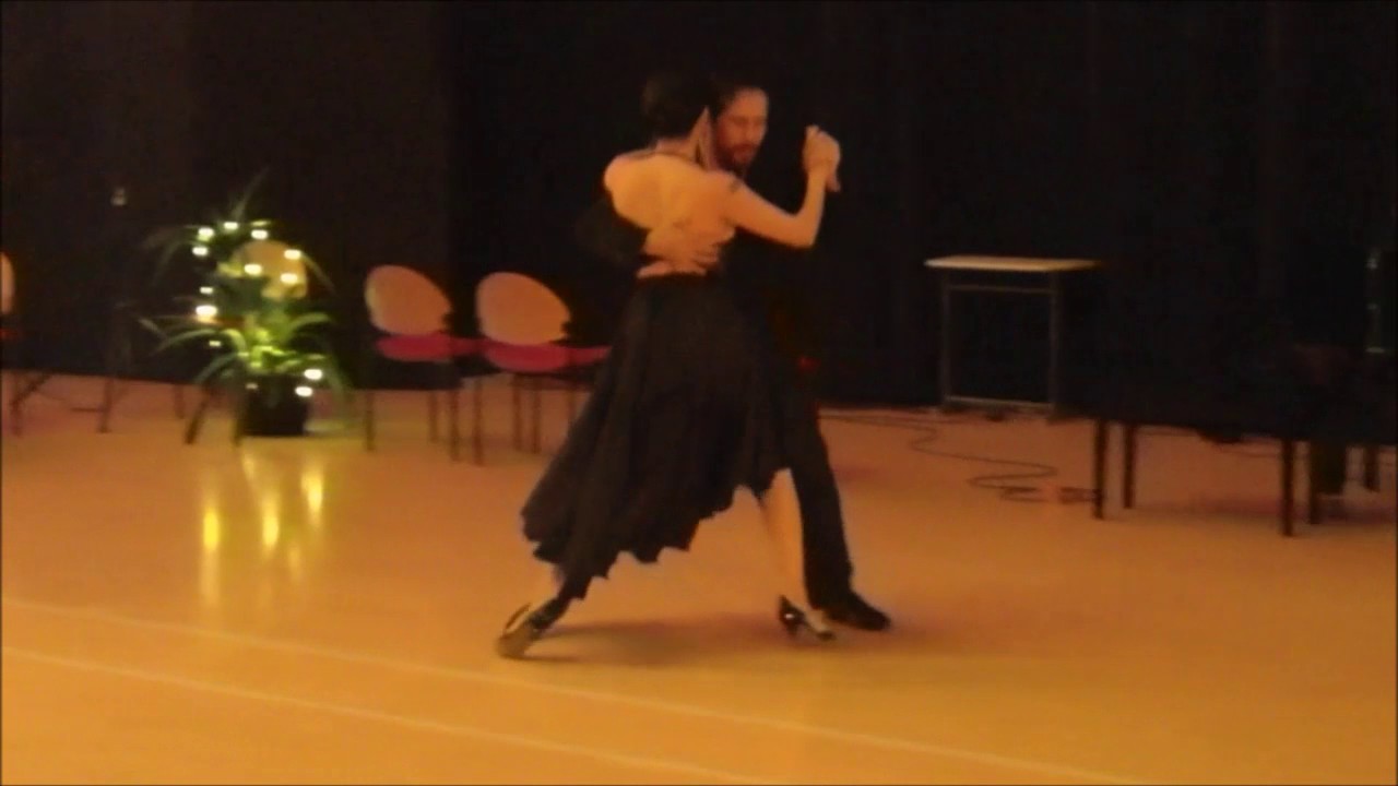 Mariela Sametband and Guillermo Barrionuevo dancing A pan y agua 2017-04-30