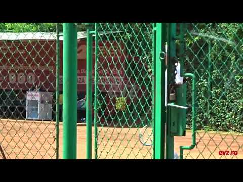 Cristian Tudor Popescu și Horațiu Mălăele s-au alergat unul pe celălalt pe terenul de tenis