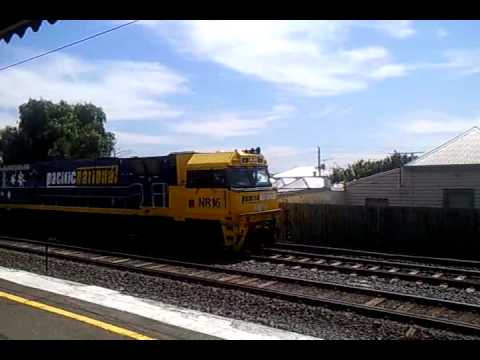 Australian Locomotives - Pacific National - Light Engine