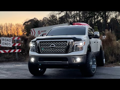 Leveling kit with 14 wides and 35s Titan XD Cummins