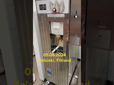 Oredering icecream in IKEA, Helsinki Finland, فنلاند، هلسینکی، ایکیا، زندگی در. فنلاند