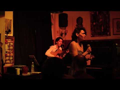 Palabras sin Importancia La Keila con "El Chavo" Barbero