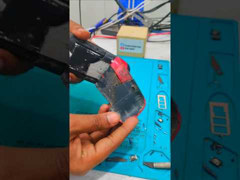 এমন ফোন মানুষ কেমনে চালায় 🥹🥲 #tech #technology #mobilerepair