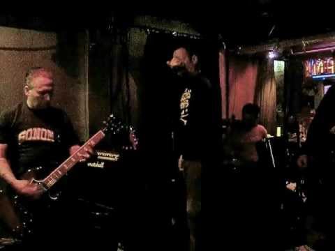 The Quitters (Sonoma Ca) - Broken Homes