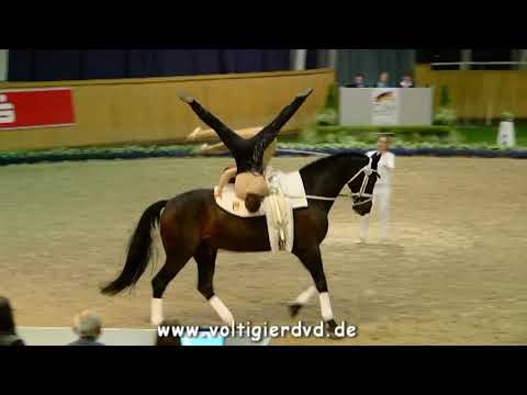 Anna Neumann - Madeleine Gallien - Pas de Deux 12 - DJM Voltigieren Aachen 2017