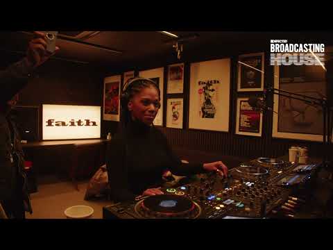 Ash Lauryn deep, soulful, vocal house set - Faith Fanzine Launch (LIve From The Basement)