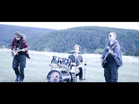 Malashnikow - Malashnikow - Nocí táhnu dál (Official Music Video)