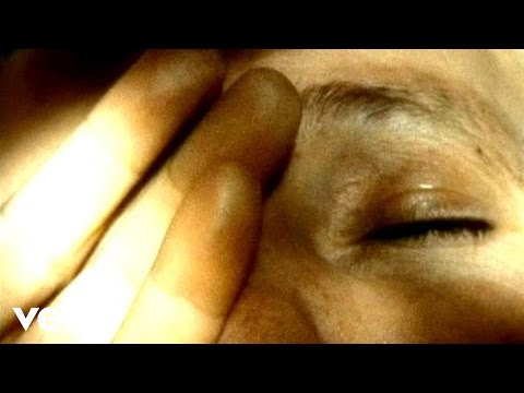 Sono molte lentiggini scure I posti di pigmentary che è trattato