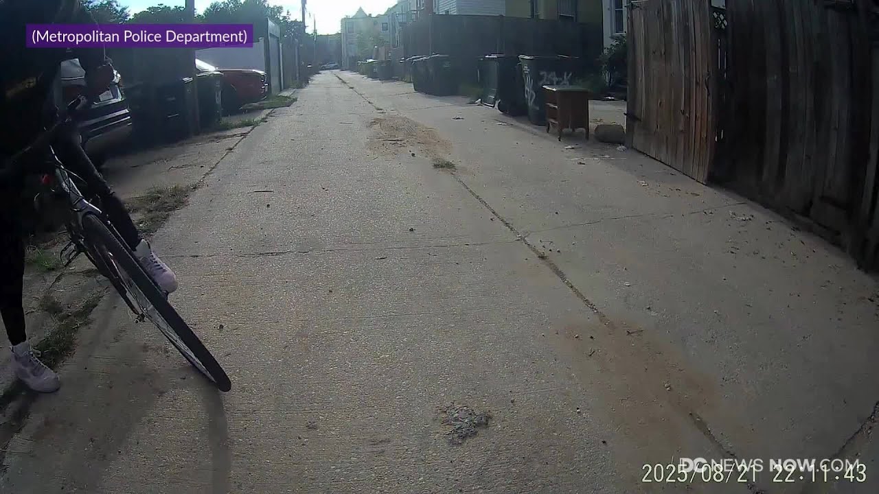 DC police searching for armed robbery suspect