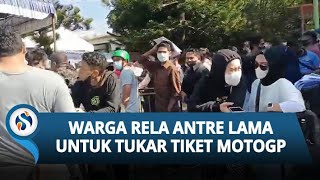 Warga Rela Antre Berjam-jam untuk Tukar Tiket MotoGP Mandalika di Eks Bandara Selaparang