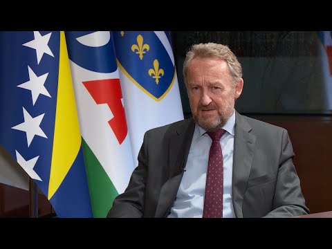 Iza vesti: Gost Bakir Izetbegović (8.11.2021)