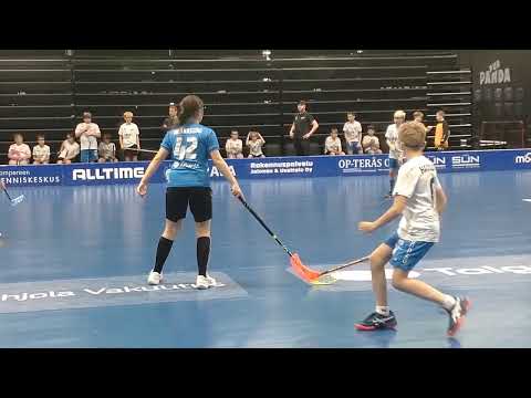 3.12.2025 harkkapeli LeKi P12/13 vs Leki T14. 1.erä. P12/P13 johtaa