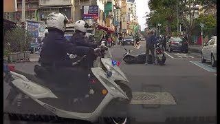 【車禍影片】綠牌分心，阿伯傷心（2024.03.03 新北市新莊區中和街
