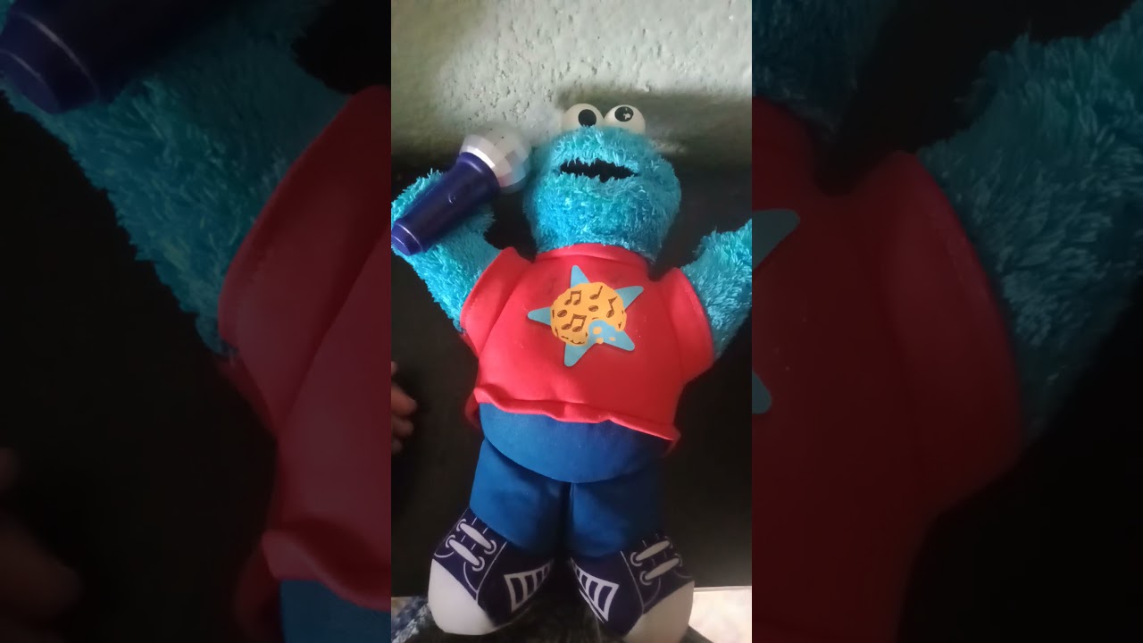 Peluche Lucas el Monstruo Comegalletas. En español