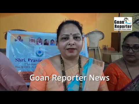 Goan Reporter News: Pallavi Arlekar distributed flowers plant to Mahila in Korgao village.