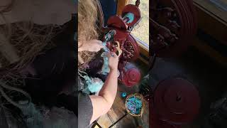 Demonstration of corespinning mohair locks, #spinning #artyarn #spinningwheel