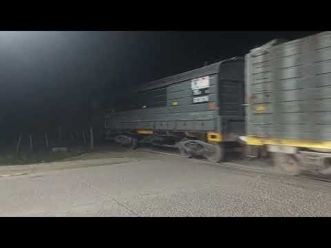 GT22 9099 y ALCO RSD16 8235 de NCA Rumbo a Aceitera A.G.D en Beltrán(Santiago del Estero)