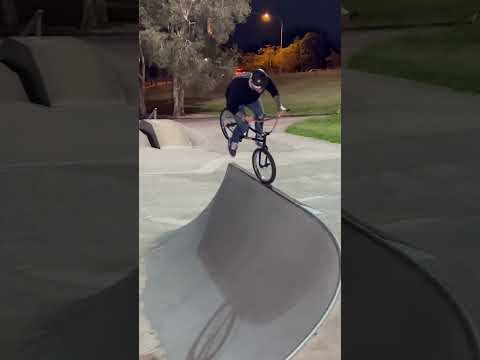 Bars to footjam on a spine look terrifying, Zac handles this one to perfection. #shorts #bmx