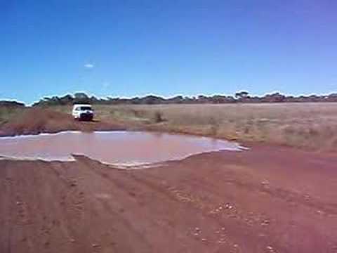 mit auto durch wasser