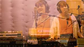 Madeline Kenney - "Helpless" (live)