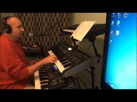 Za horami za dolami,rastu  travy.