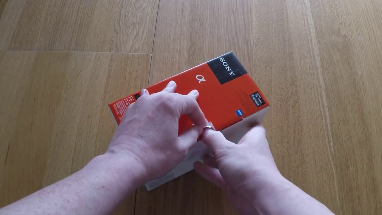 Sony Sonnar T* FE 55mm F1.8 ZA (SEL55F18Z) Unboxing