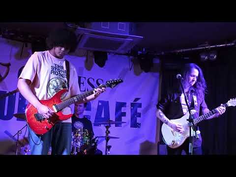 Chris Taplin Blues Band (ft Zac Mac)...... Statesboro Blues