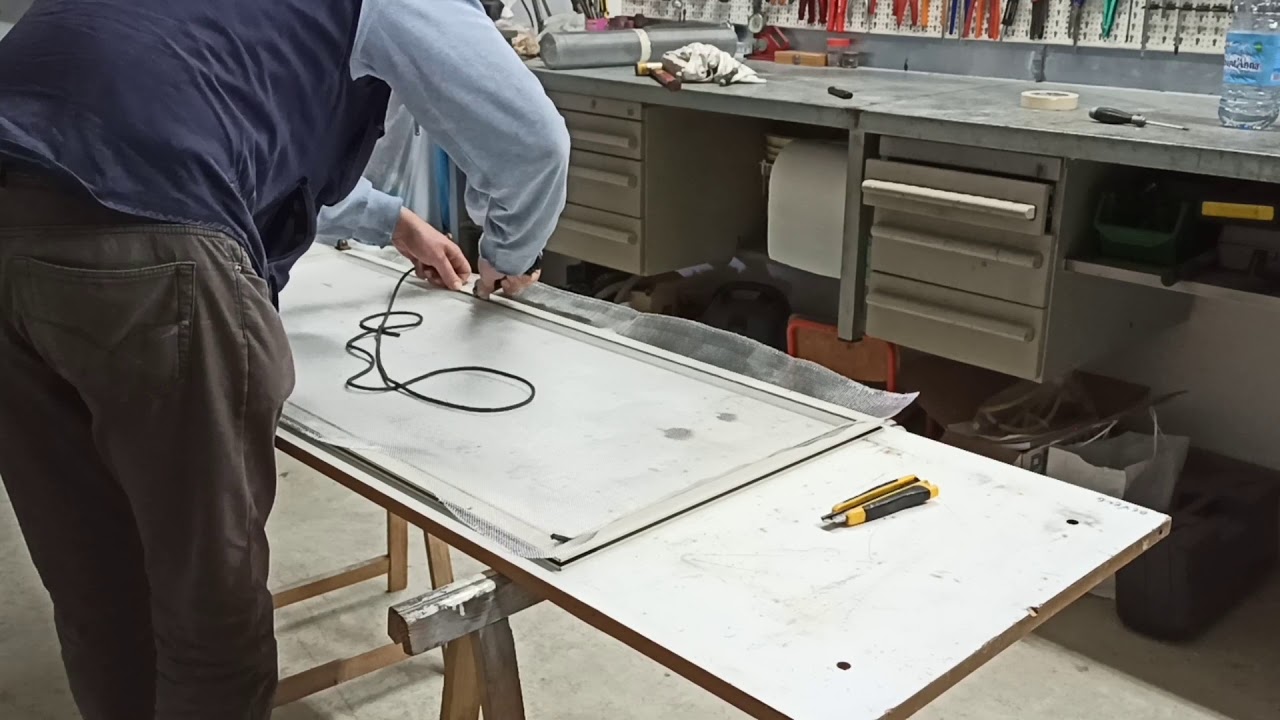 Watch Now Come sostituire una zanzariera fissa Come sostituire una zanzariera fissa