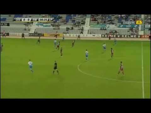 Balón largo Raúl Navas