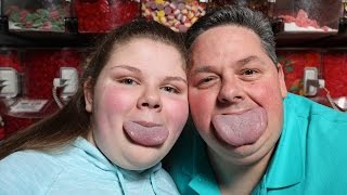 Guinness World Record: Father and Daughter Have World&#39;s Widest Tongues