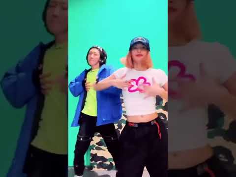 LISA & Winner's HOONY dancing to "Woman" by Doja Cat