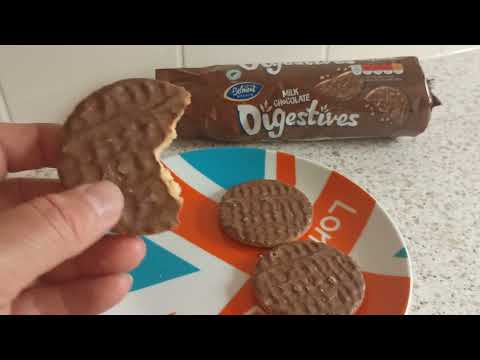 Aldi Milk Chocolate Digestives No CHOCOLATE FLAVOUR Biscuits Snack Food Review