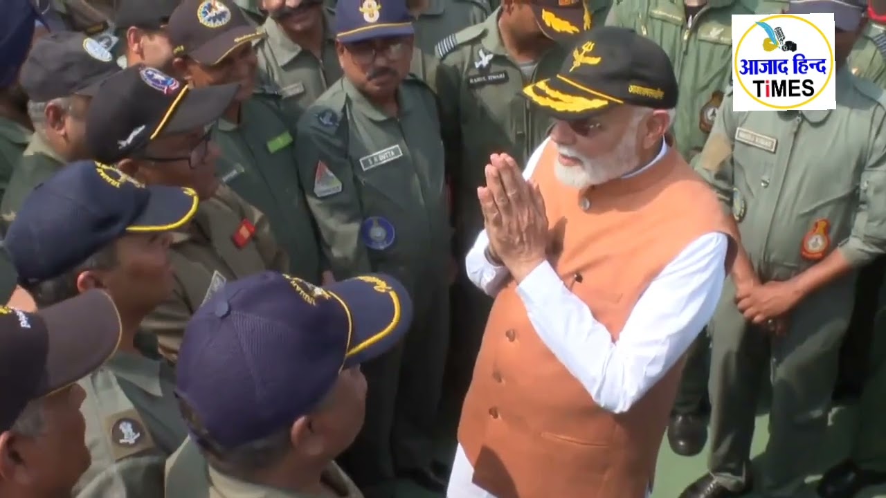 आदमपुर एयरबेस पहुंचे पीएम मोदी, थप थपाई सैनिकों की पीठ, देखें VIDEO
