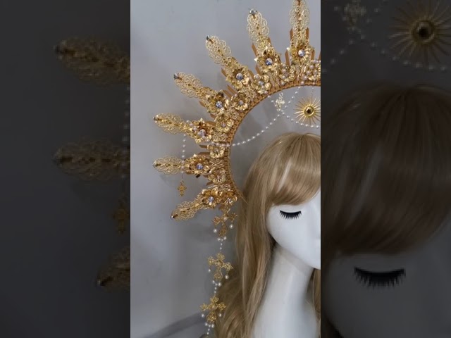 Vídeo relacionado con LXONTSG Sol Corona de Diadema, Diadema Corona Mujer Halo, Tocado de Diosa Dorada, Diosa Tocado Halloween, Decoraciones de Fiesta