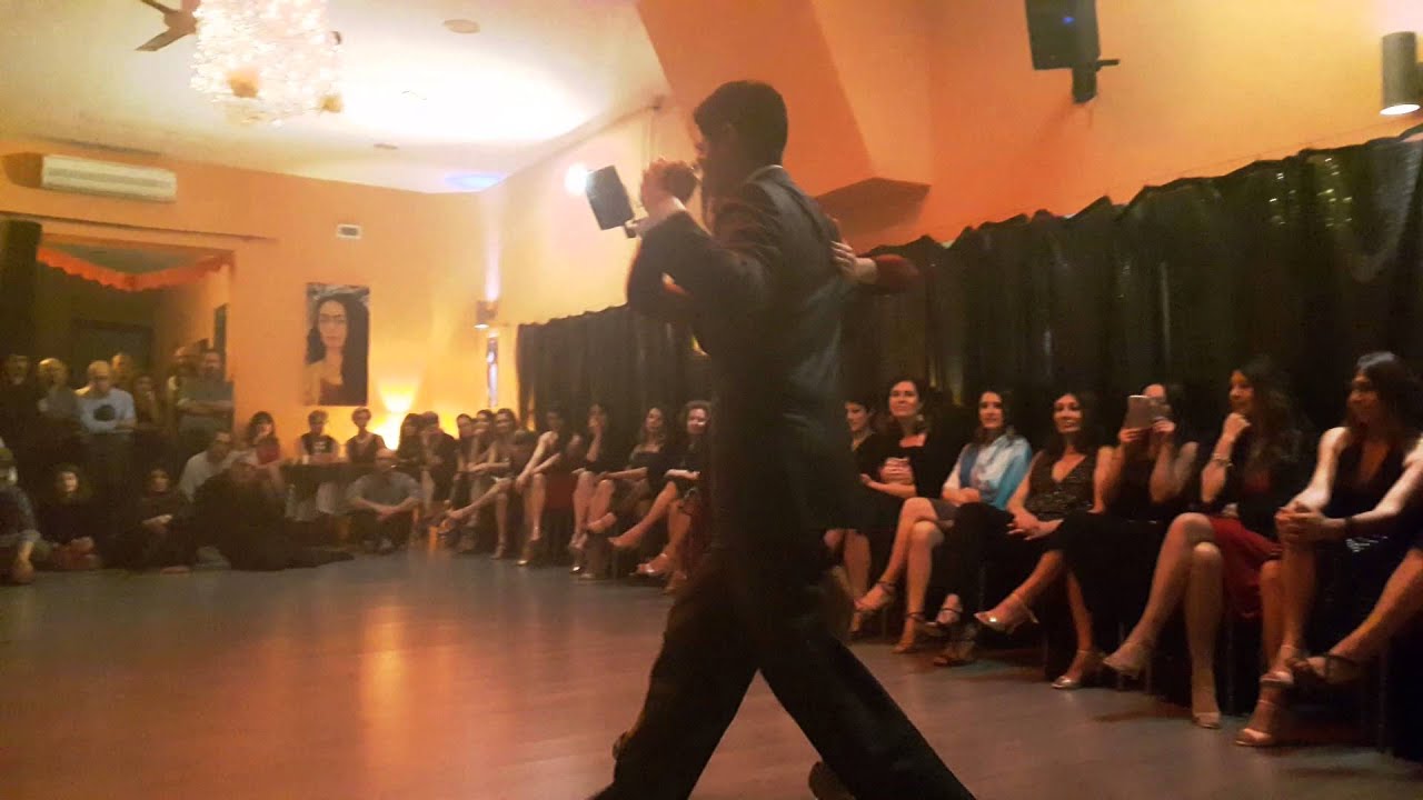 Esibizione Florencia Labiano Hernan Rodriguez al Salon Baires social club  Napoli