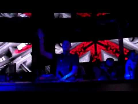 Afrojack dropping Angello and Matisse & Sadko's "SLVR"