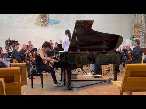 Anyssa Neumann plays Liszt Piano Concerto No. 1, 1st movement (rehearsal)