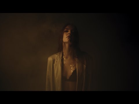 Julia Kahn - Light On (Official Video)