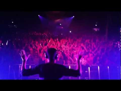 Tim Mason - Size Matters Silent Disco, Creamfields 2011 (SHM - Save The World Tonight).).MOV